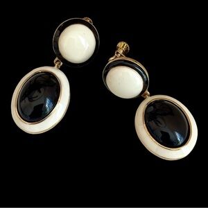 Vintage Signed Joan Rivers Gold Plated Black And White Screwback Earrings